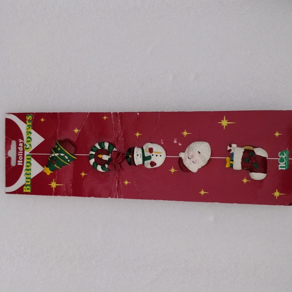 Holiday button covers package of 5.